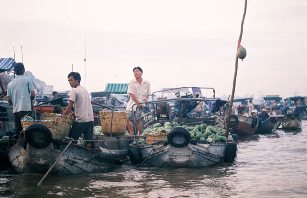 Trading activities in the Cai Rang Floating Market